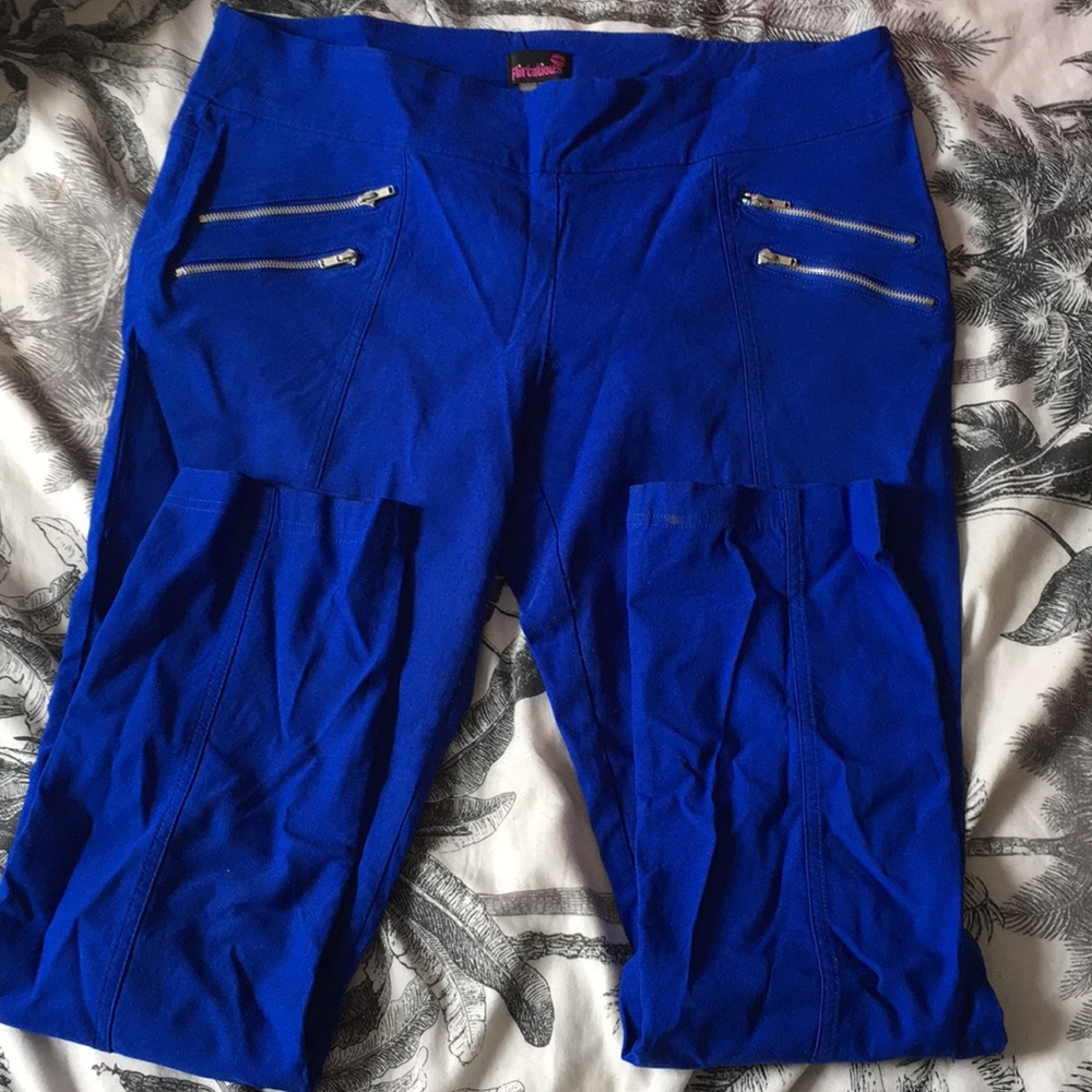 blue pants